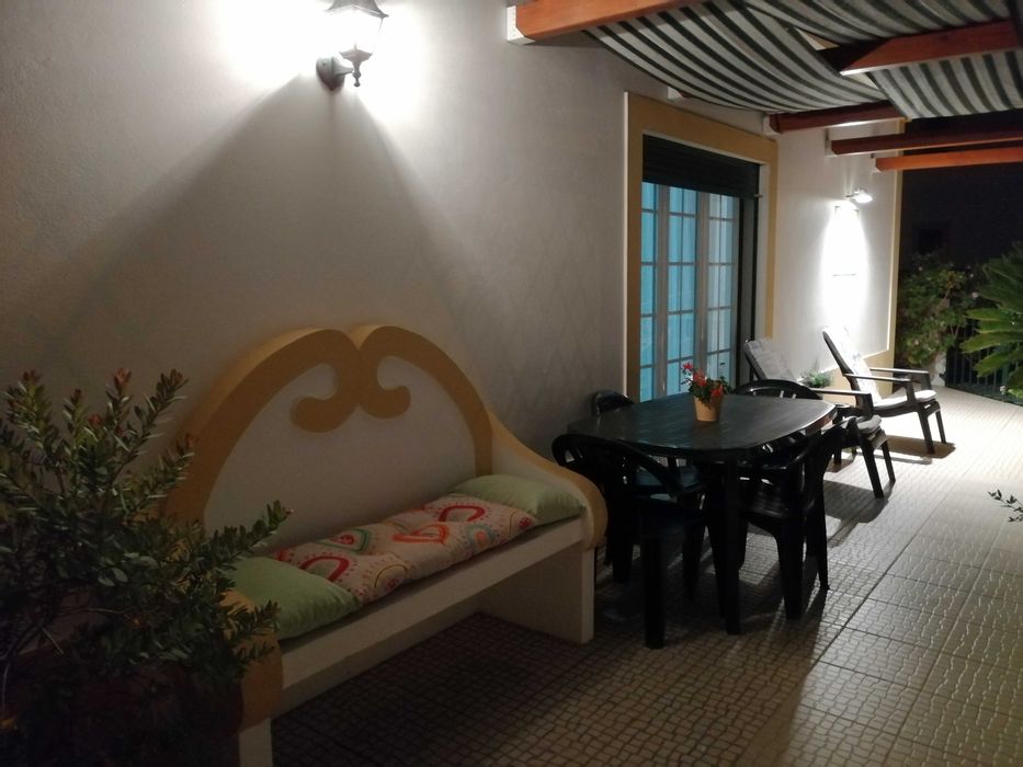 Casa Pereirinha - V. N. Milfontes    dispõe de Wi-Fi