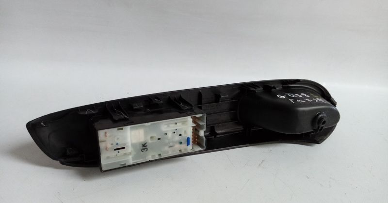 Comando / botão / interruptor vidros frente esquerdo NISSAN Note (E12)65122858810241122