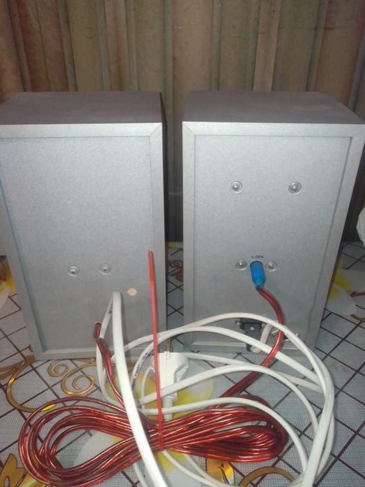 Продам акустические колонки.