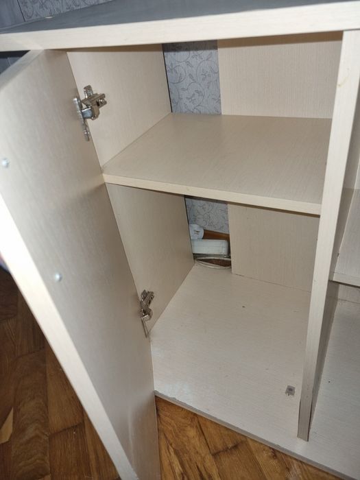 Тумба під акваріум.