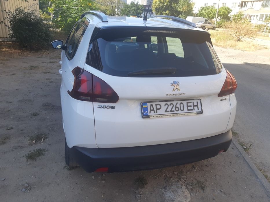 Автомобиль PEUGEOT 2008