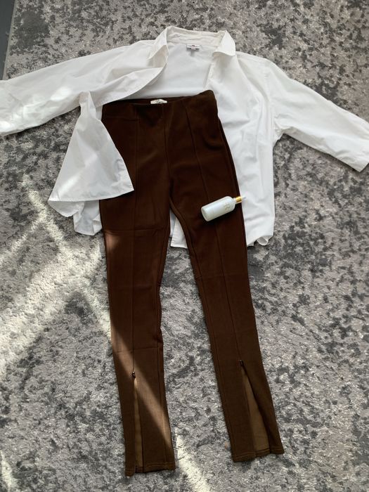 Трендові шоколадні лосини з розрізами