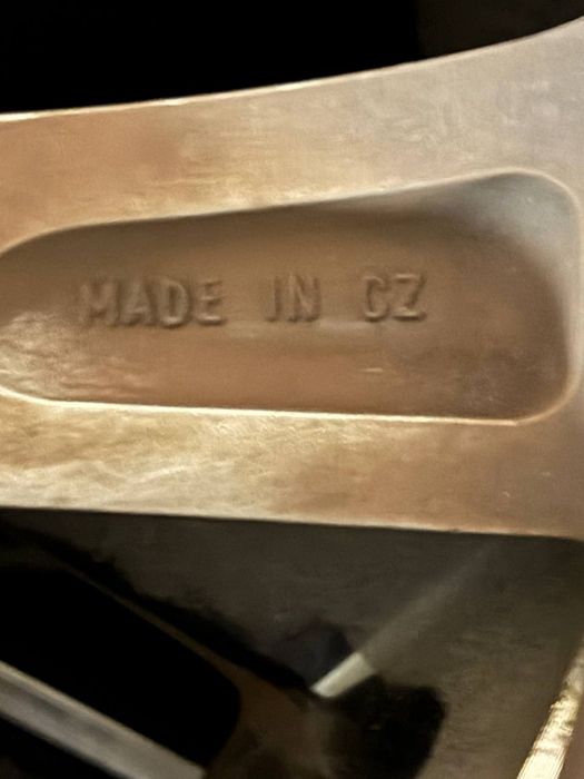 Диски R17 Renault 5*114.3 з гумою