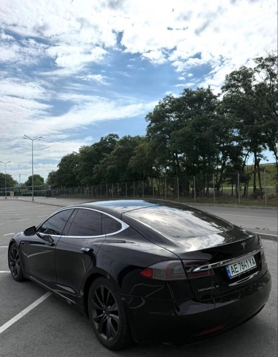 Tesla model S 100кВт