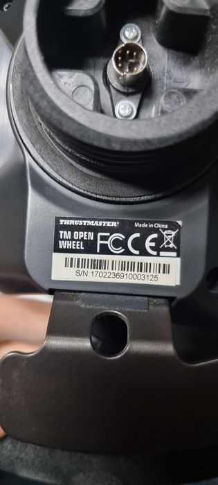 Thrustmaster volante+base+pedais+manete