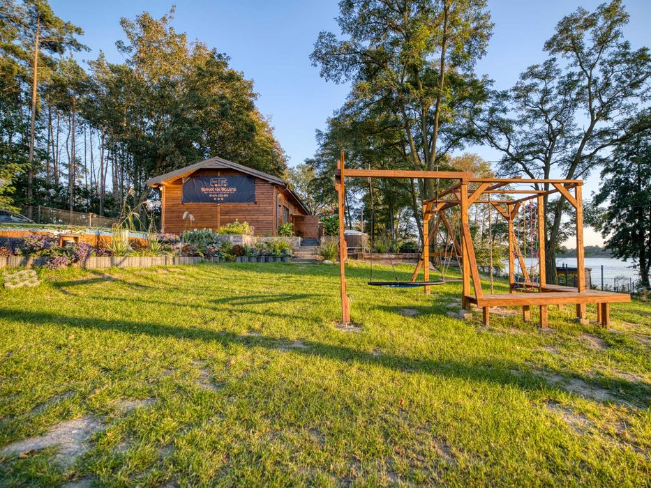 Glamping, pole biwakowe, kampery, namioty, przyczepy kempingowe