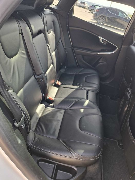 Volvo V40 R-Design 2016 – Full Extras - 117.279 km