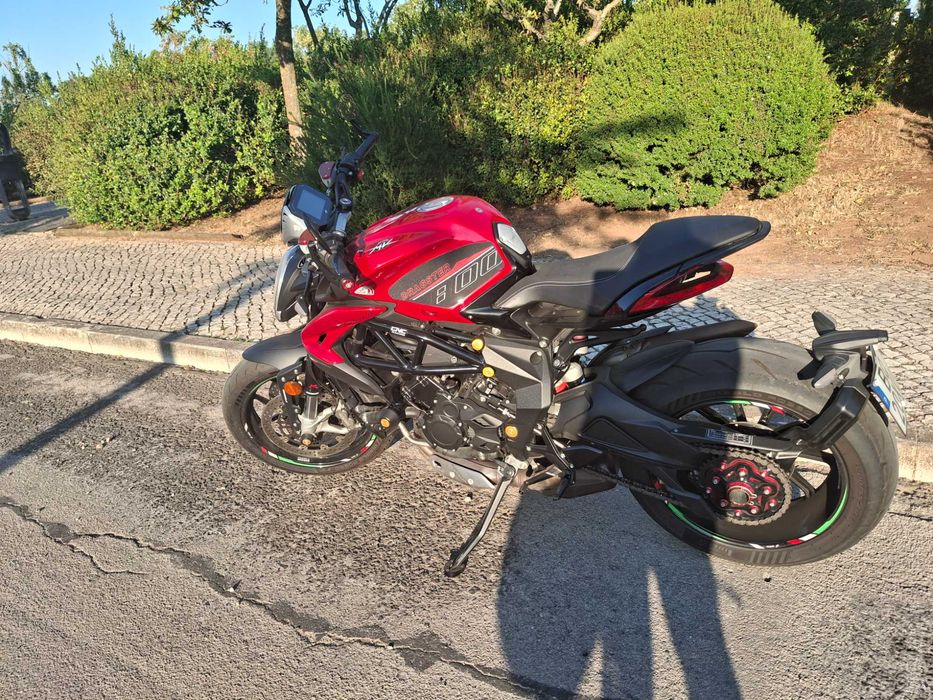 MV Agusta Dragster 800 R "Rosso" (2025) – Impecável & Exclusiva