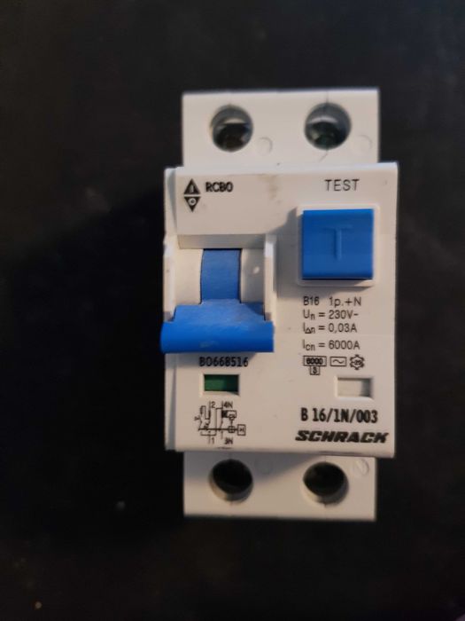 Wyłącznik SCHRACK  różnicowo-nadprądowy 2P B16 AC BO668516