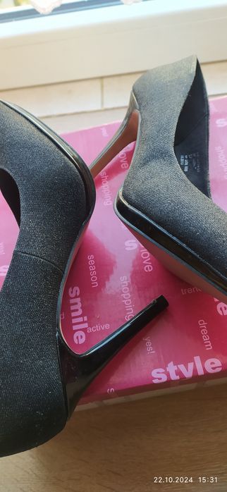 Sexowne czarne szpilki