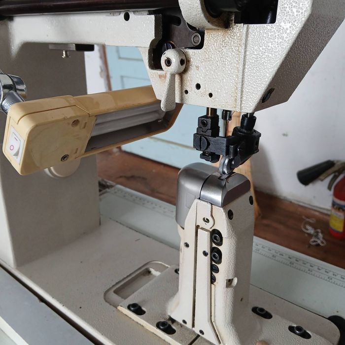 Колонкова швейна машина Beyoung BM-9910