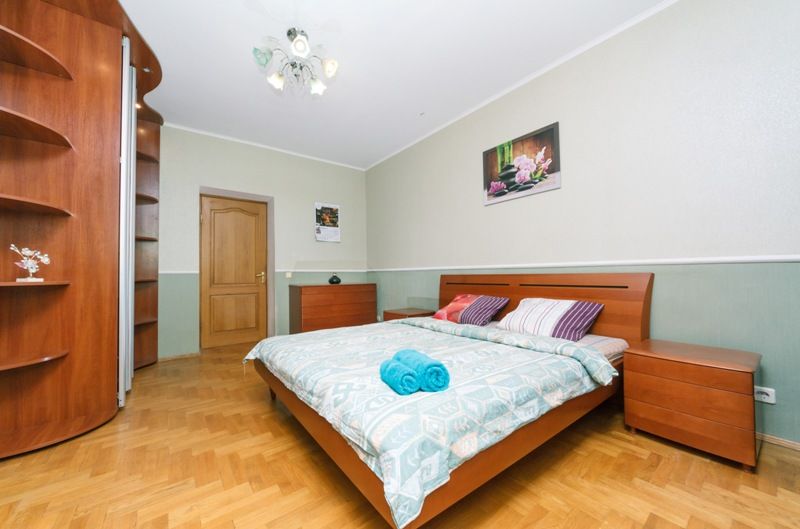 3к.посуточно, почасово,метро Левобережная 5 минут ходьбы