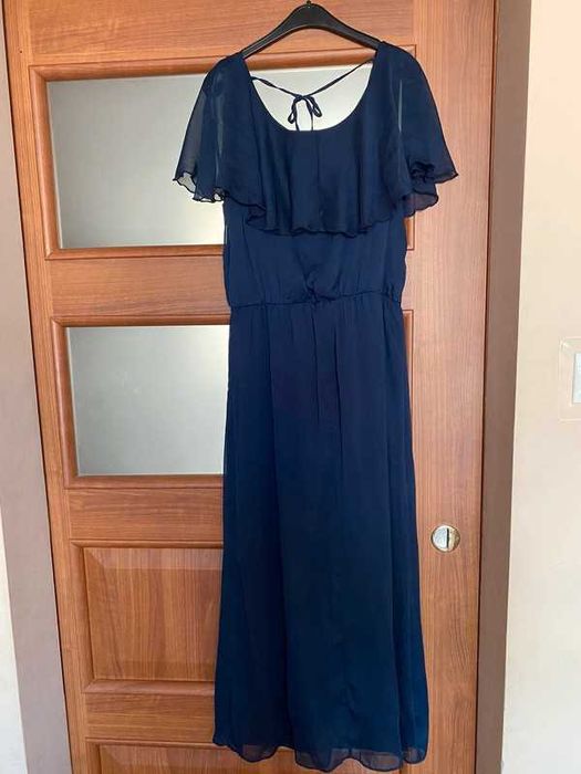Długa granatowa sukienka
