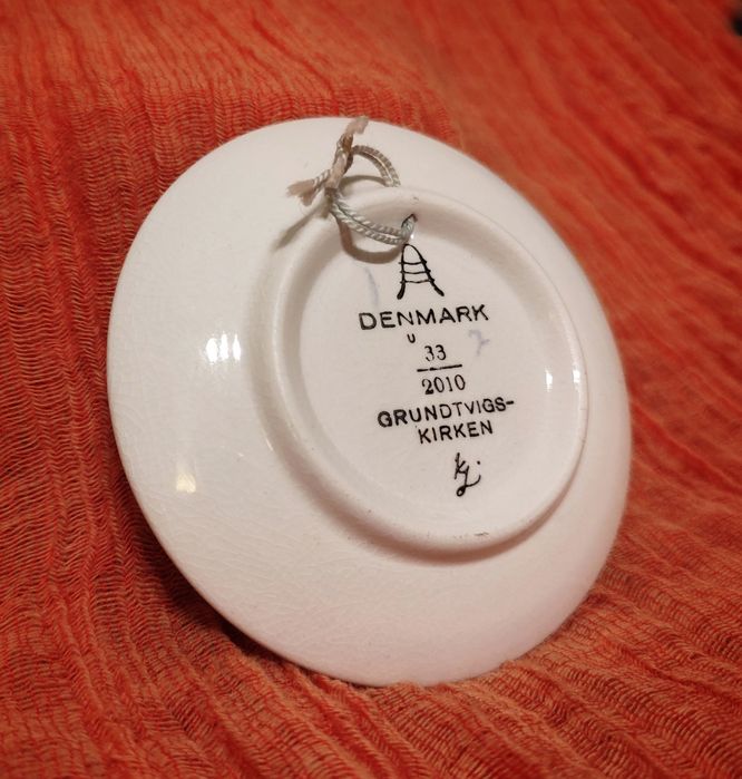 Mini talerz pamiątkowy Royal Copenhagen, Dania 1959 r. Fajans.