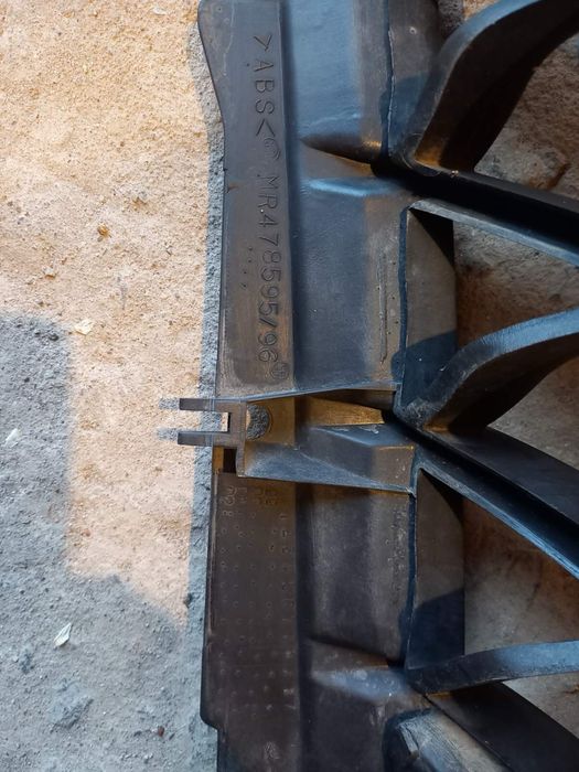 Решітка mitsubishi