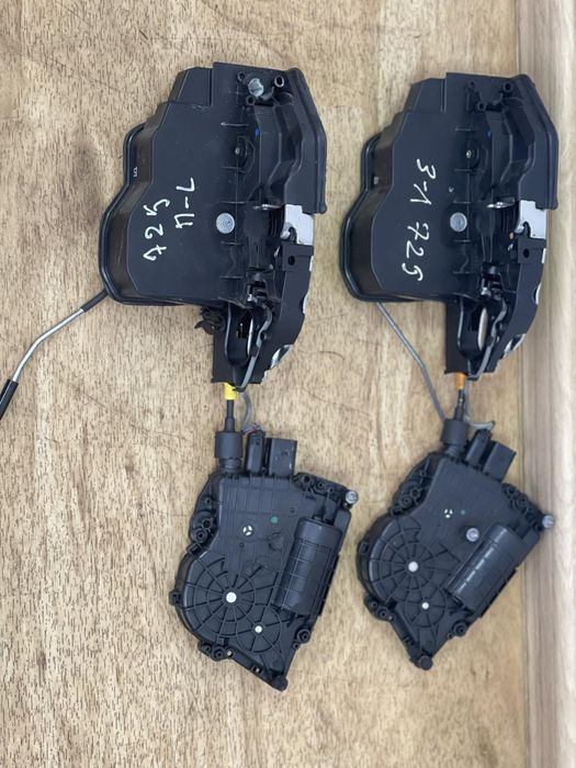Замок с дотяжкой БМВ Х5 Е70 дотяжка двери BMW X5 E70 Замки Присоска