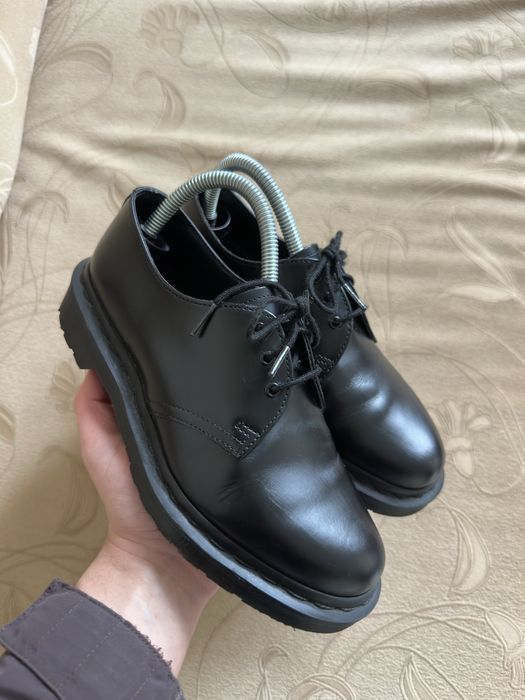 Чернын Кожанные туфли Dr Martens оригинал Размер 38