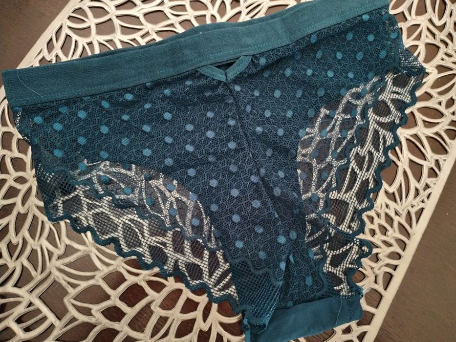 Majtki koronkowe granatowe