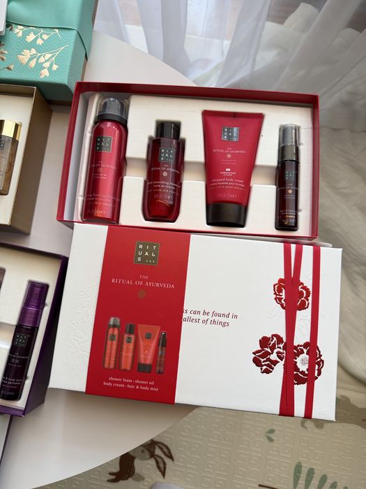 Жіночий подарунковий набір Рітуалс Rituals Sakura Ayurveda Yozakura