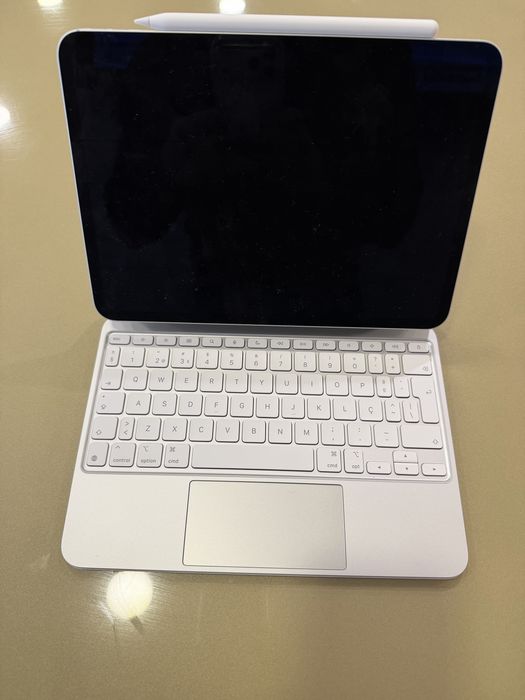 Ipad pro 11 M4 + magickeyboard + apple pencil Pro