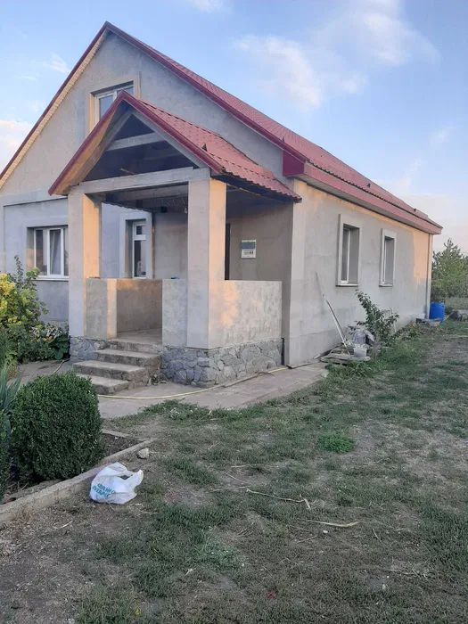 Продам будинок 100 м2 з монсардою в с.Новому.