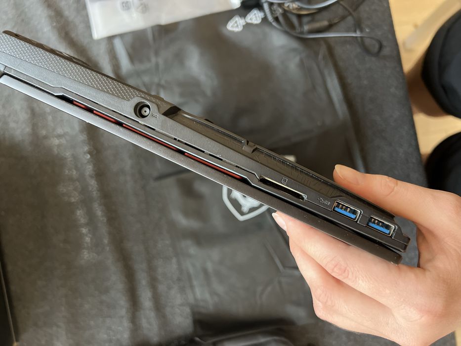 Laptop MSI GL65 9SD-220XPL I7-9750H/8GB/512GB/GTX1660TI