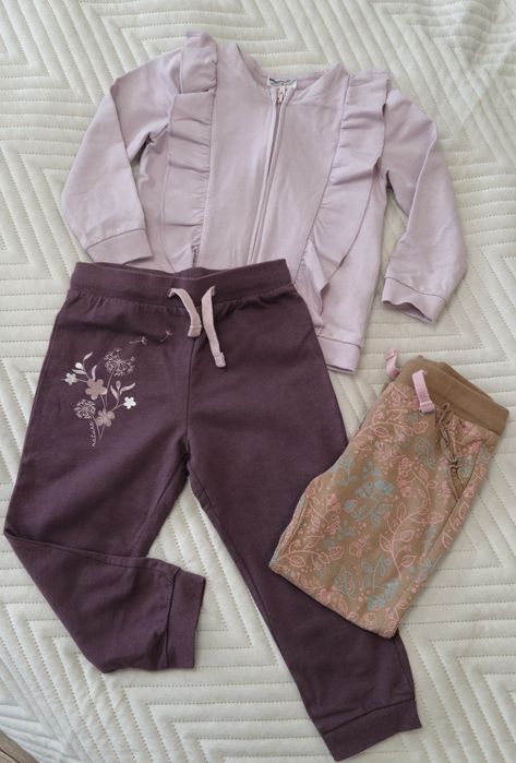 Костюмчик дівчинці