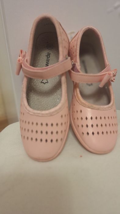 Продам туфлі для дівчинки