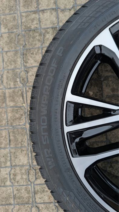 Koła zimowe Toyota Camry 18` Nokian nowe oryginalne