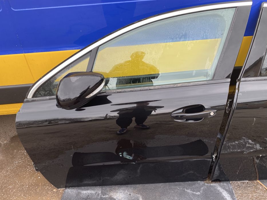 Ліва дверька Пежо 508 sw