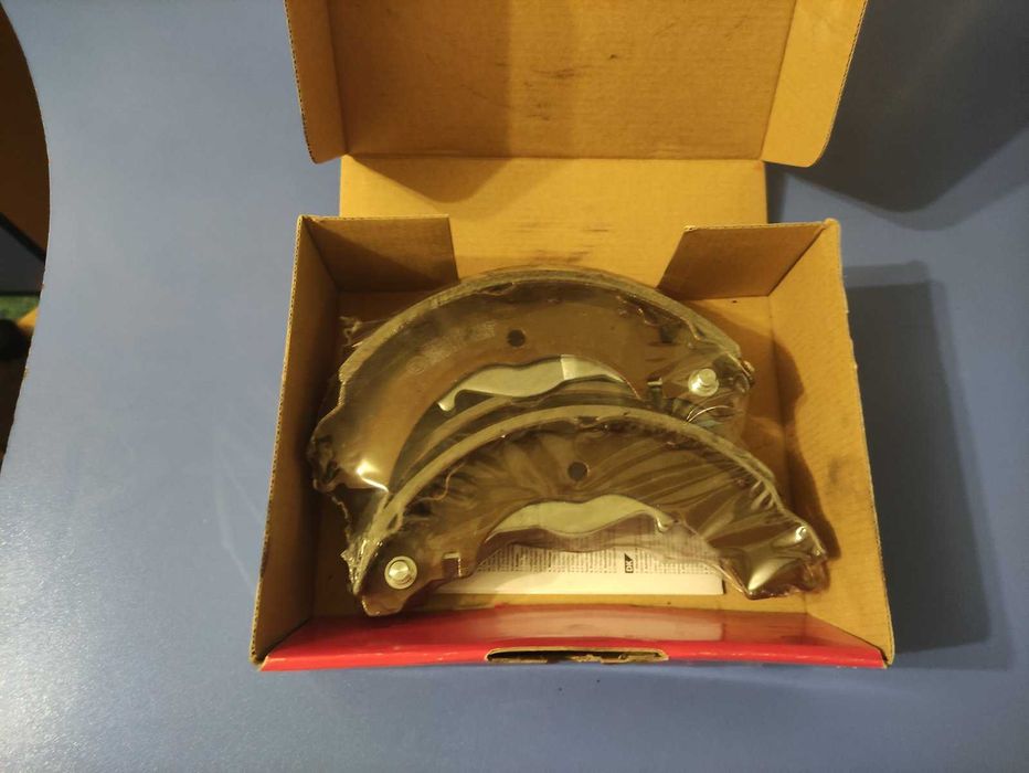 Барабанні гальмівні колодки Lancer 9