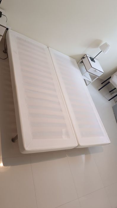 2 Estrados 80x 200 + Colchão 160x200 + Mesinhas