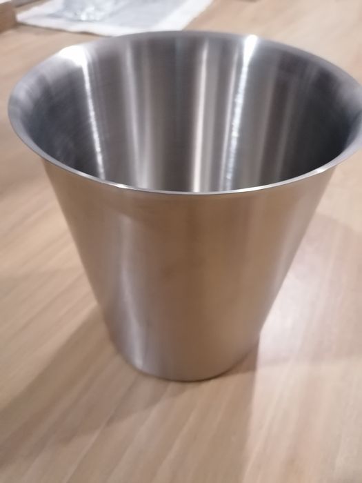 Balde em aço inoxidável  novo