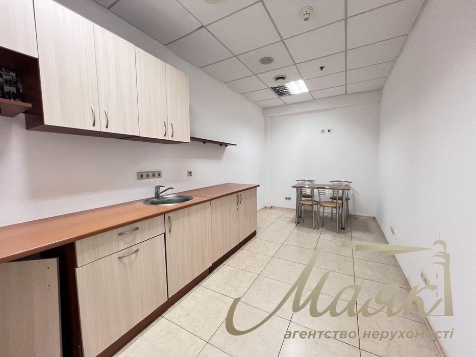 Аренда офиса 112 кв.м в бизнес центре на ул. Богдана Хмельницкого