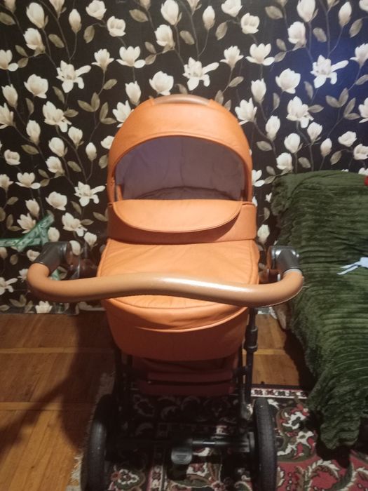 Продам детскую коляску