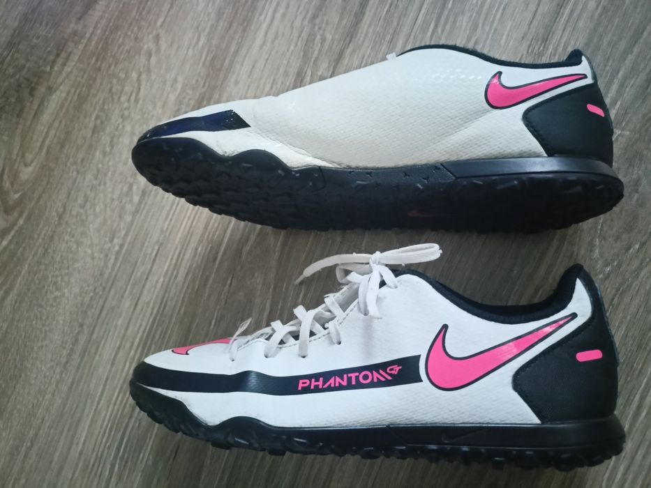 Halówki Nike r.37 Unisex