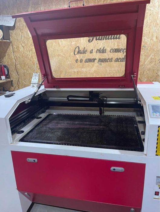 Máquina a laser de CO2 100w