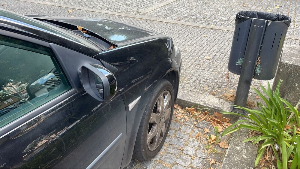 Vendo ou troco por carrinha 2 L com caixa fechada