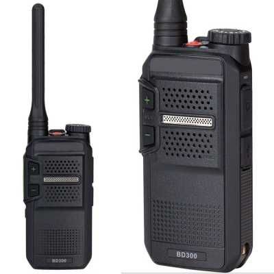 Комерційна цифрова радіостанція Hytera BD305