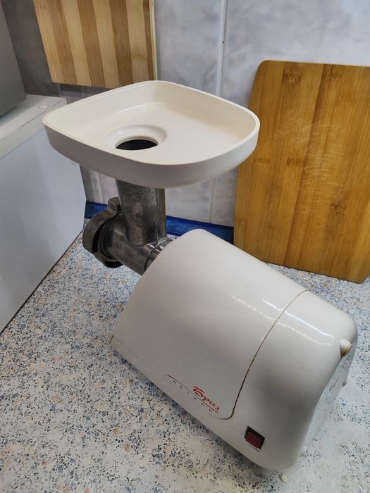 Мясорубка электрическая "Бриз" ЭМШ-30/160