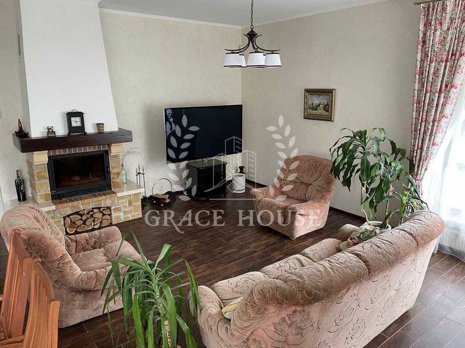 Продаж будинку 270м у лісу Старі Петрівці 15 соток землі перша лінія