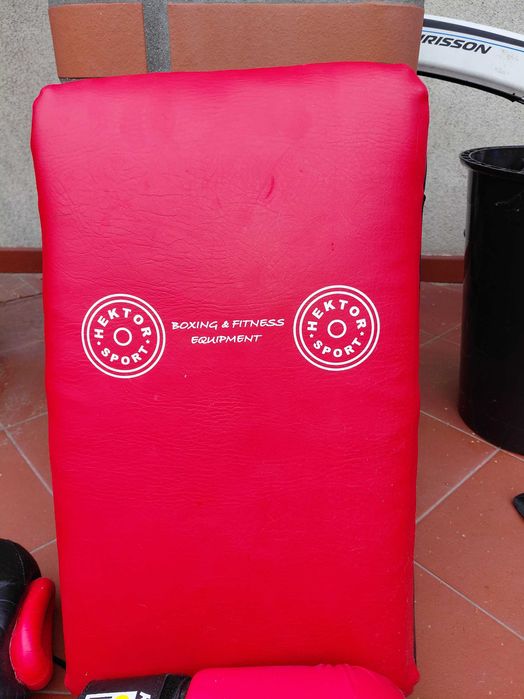 Rękawice bokserskie i ochraniacze komplet