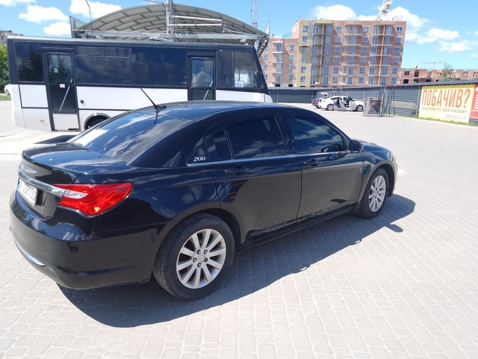 Продам Chrysler 200