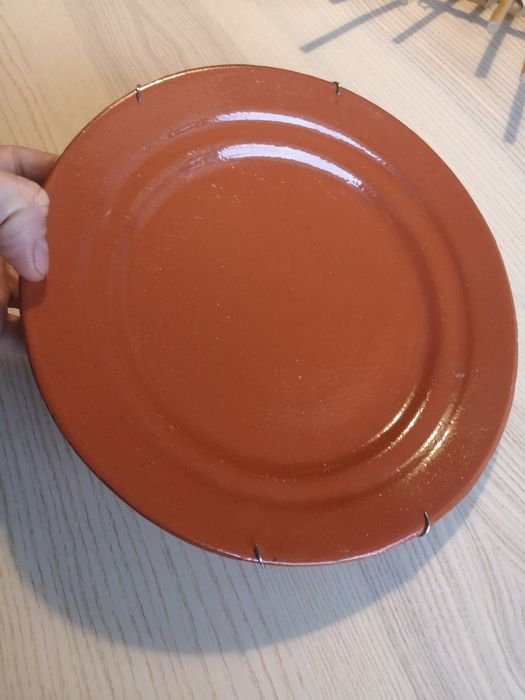 16 Clay Plates + Wall Mount433382346331924483