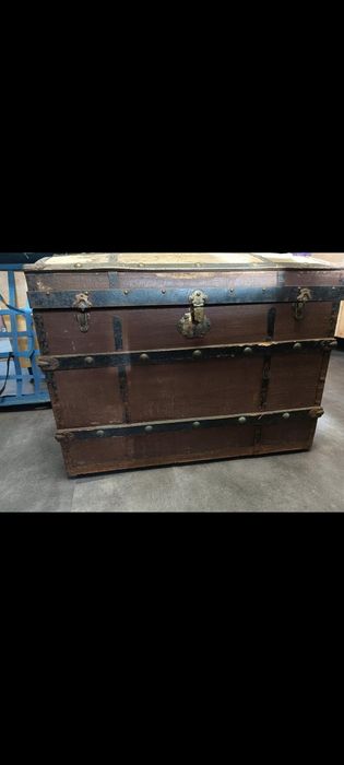 Stara skrzynia do renowacji