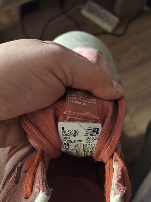 Buty sportowe różowe zamsz materiał rozm 39,5, 520 New Balance