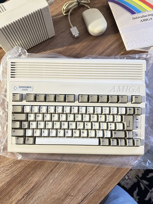 Commodore Amiga 600 Trzebinia • OLX.pl