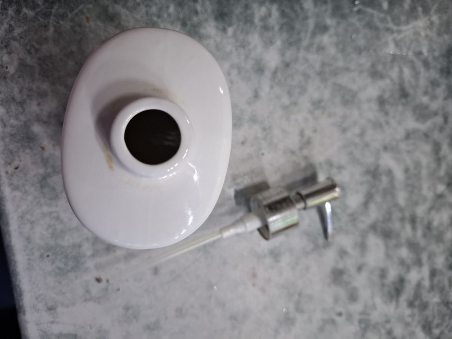 Дозатор для жидкого мыла