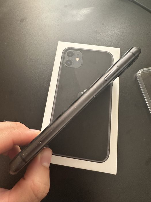 iphone 11 , 64 gb , 76akb