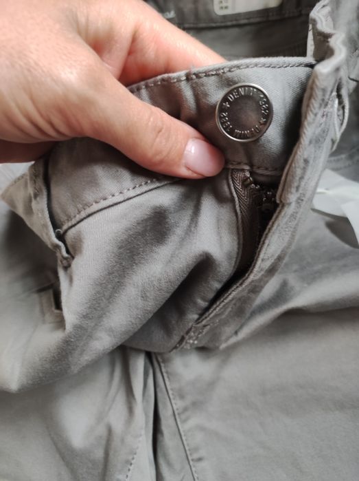 Продам шорты серые 44 размера новые